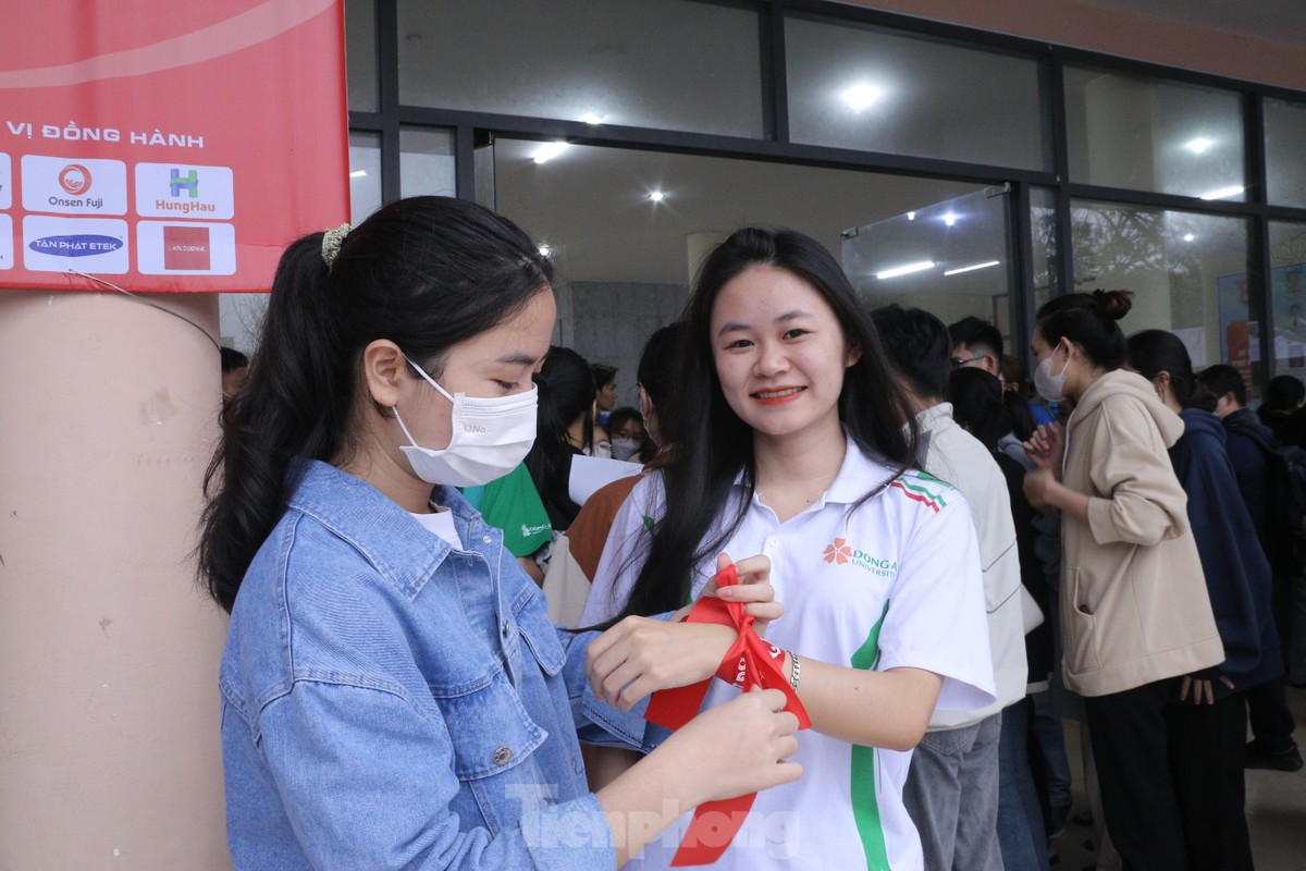 Đông đảo sinh viên Đại học Đông Á hưởng ứng Ngày hội Chủ Nhật Đỏ đầu năm 2024